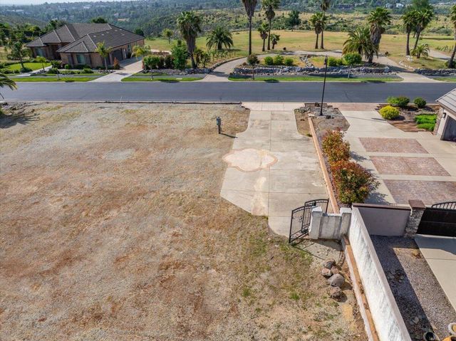 871 Santa Cruz Drive, Redding, CA 96003
