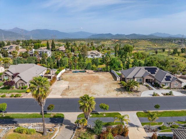 871 Santa Cruz Drive, Redding, CA 96003