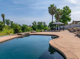 871 Santa Cruz Drive, Redding, CA 96003