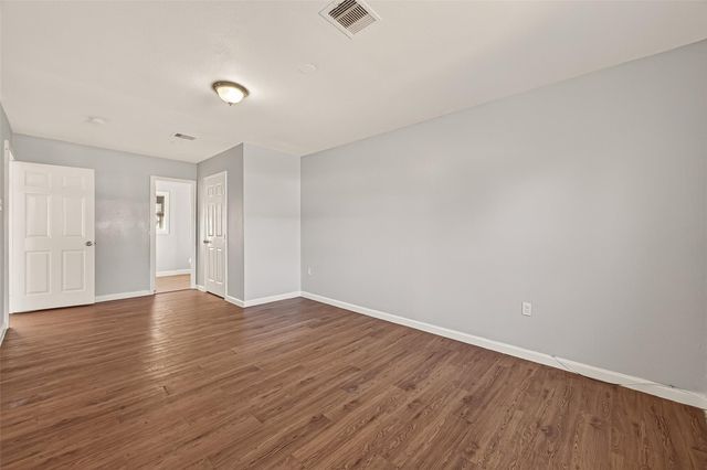 6058 Glenhurst Drive, Houston, TX 77033