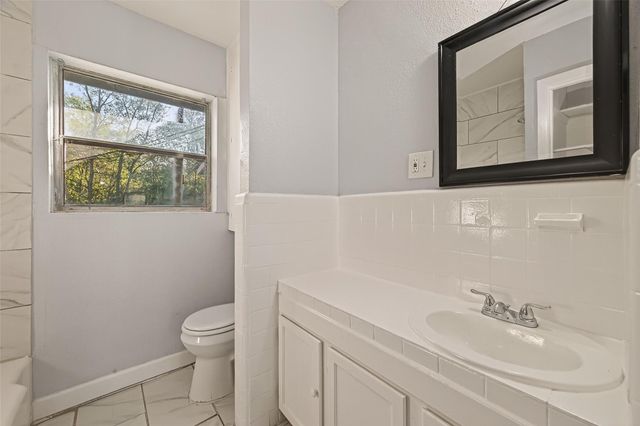 6058 Glenhurst Drive, Houston, TX 77033