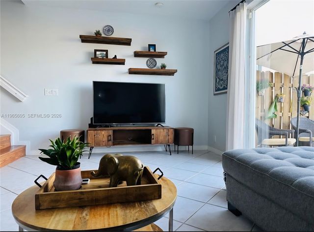 3776 San Simeon Cir, Weston, FL 33331