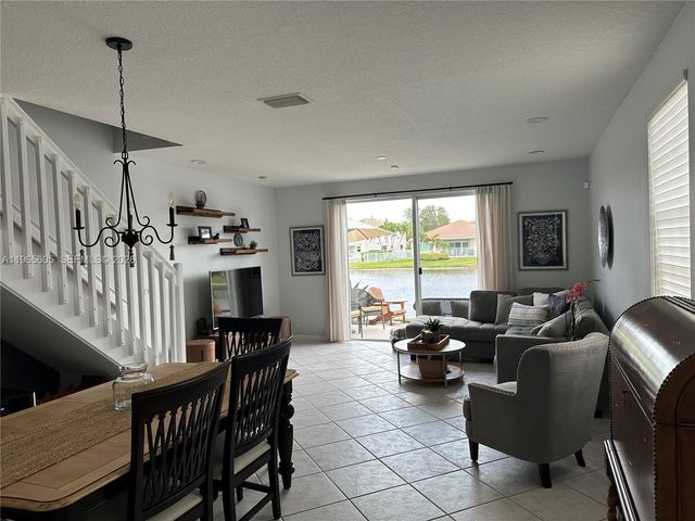 3776 San Simeon Cir, Weston, FL 33331