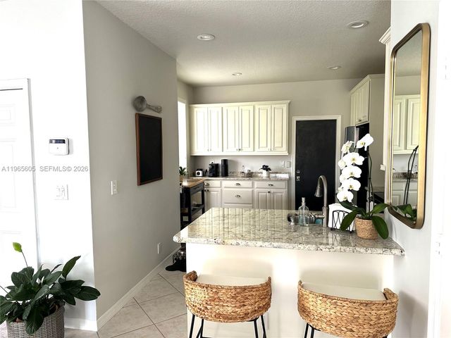 3776 San Simeon Cir, Weston, FL 33331