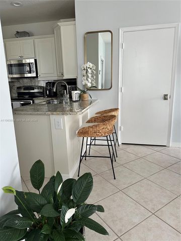 3776 San Simeon Cir, Weston, FL 33331