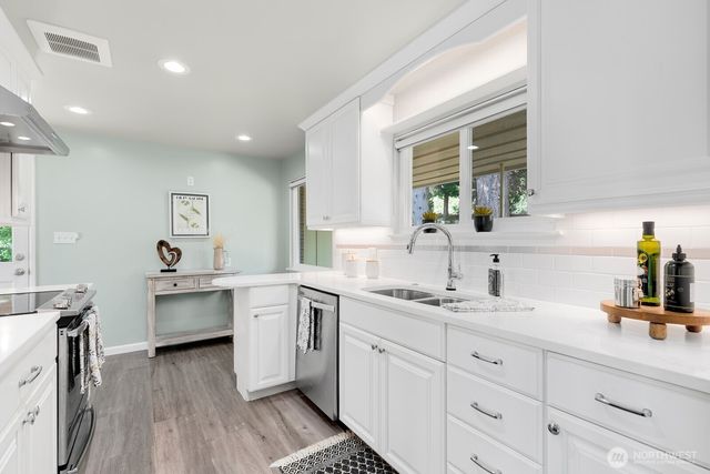 1429 SW 170th Street, Normandy Park, WA 98166