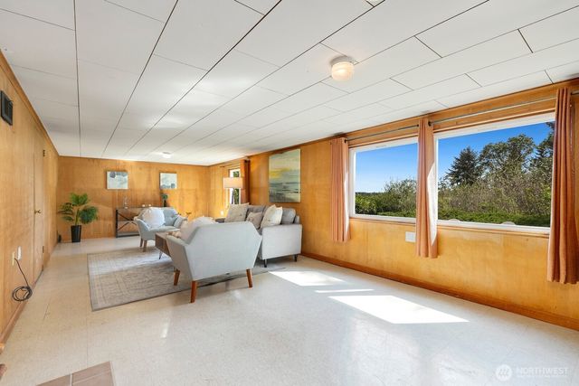 1429 SW 170th Street, Normandy Park, WA 98166