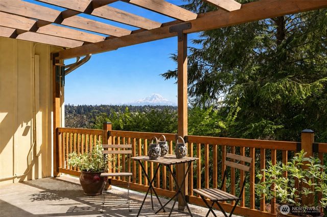 1429 SW 170th Street, Normandy Park, WA 98166