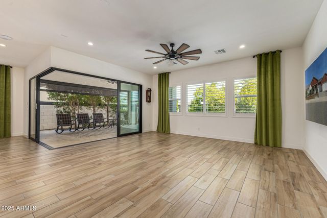 11097 N SPEARFISH Street, Surprise, AZ 85388