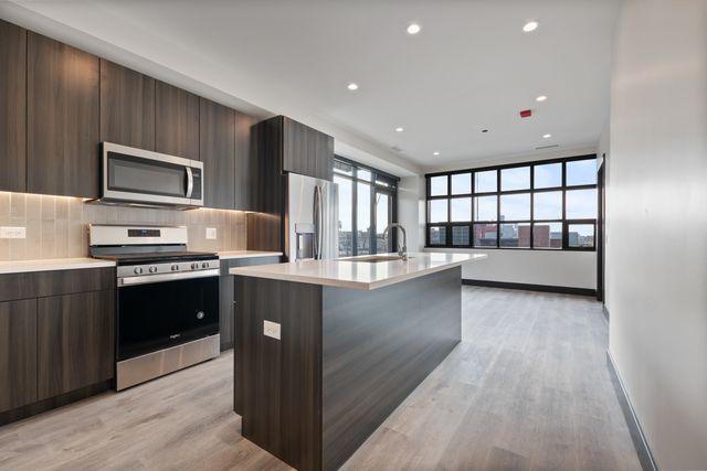 1123 W Randolph Street 601, Chicago, IL 60607