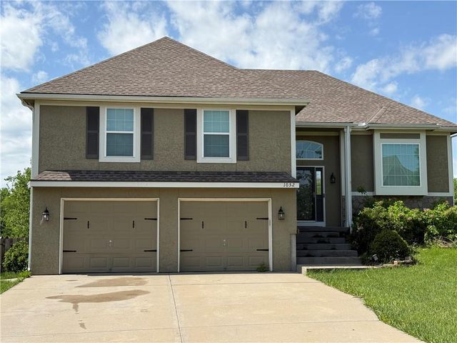 1052 Wyndham Drive, Lansing, KS 66043