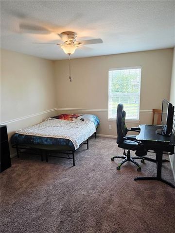 1052 Wyndham Drive, Lansing, KS 66043