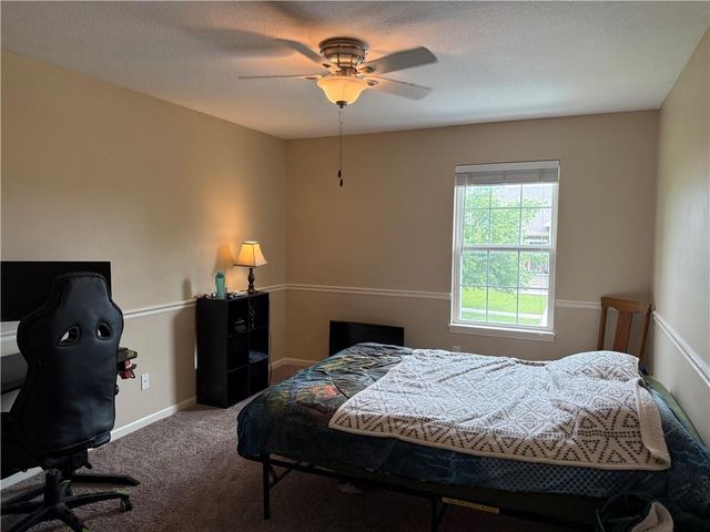 1052 Wyndham Drive, Lansing, KS 66043