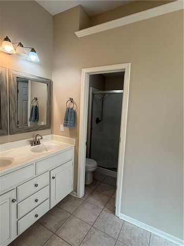 1052 Wyndham Drive, Lansing, KS 66043