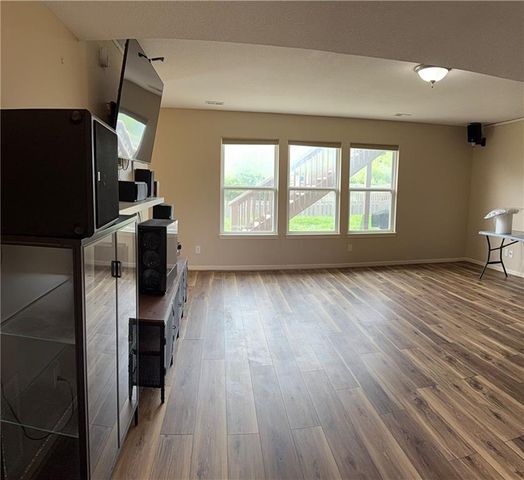 1052 Wyndham Drive, Lansing, KS 66043