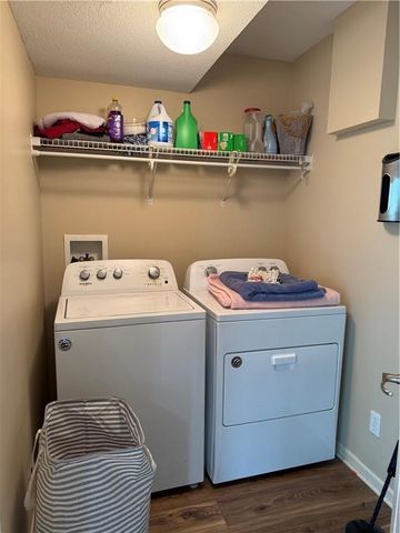1052 Wyndham Drive, Lansing, KS 66043