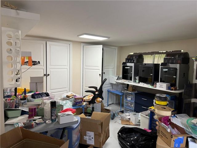 1052 Wyndham Drive, Lansing, KS 66043