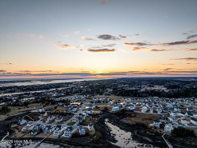 1206 Pinnacle Court, Morehead City, NC 28557