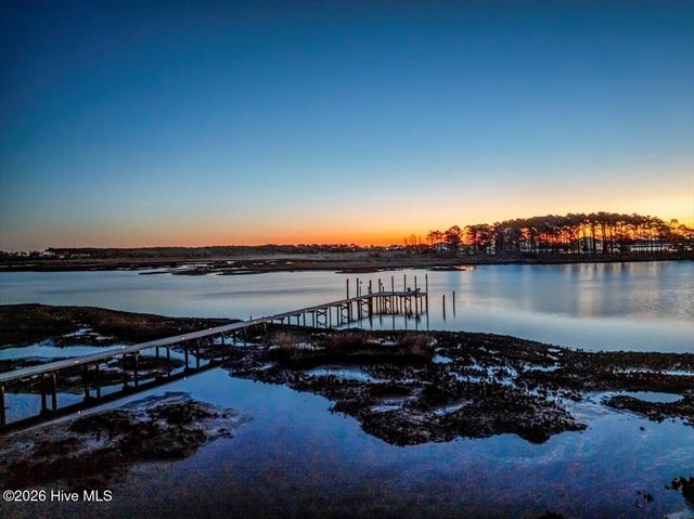 1206 Pinnacle Court, Morehead City, NC 28557