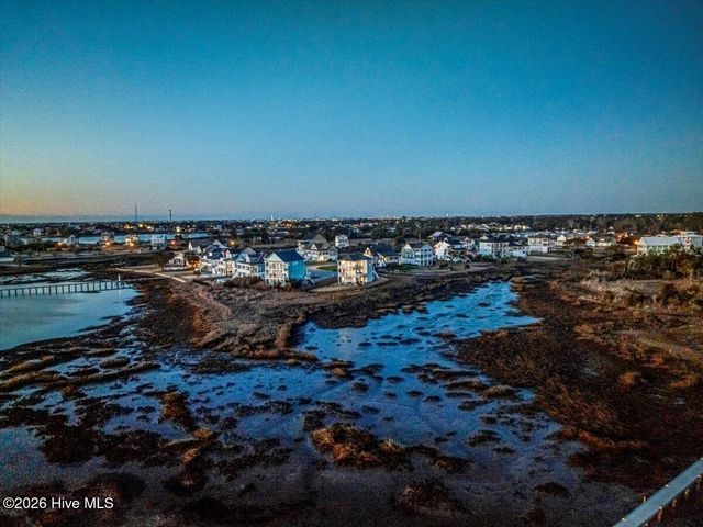 1206 Pinnacle Court, Morehead City, NC 28557