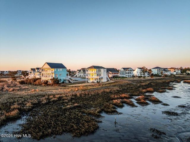 1206 Pinnacle Court, Morehead City, NC 28557