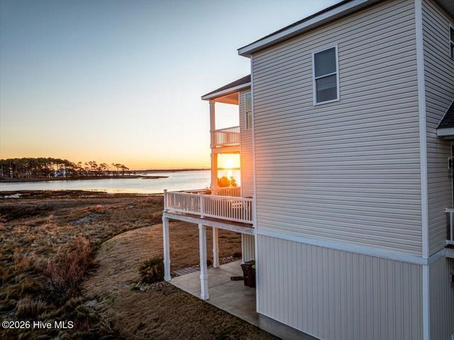 1206 Pinnacle Court, Morehead City, NC 28557