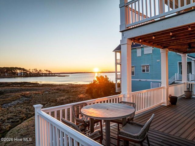 1206 Pinnacle Court, Morehead City, NC 28557