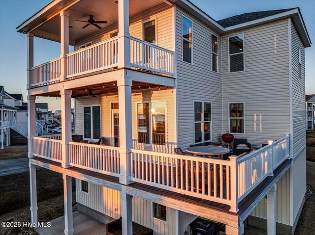 1206 Pinnacle Court, Morehead City, NC 28557