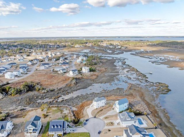 1206 Pinnacle Court, Morehead City, NC 28557