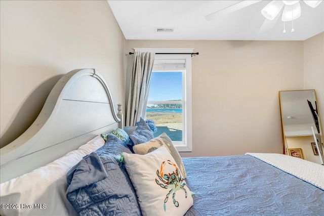 1206 Pinnacle Court, Morehead City, NC 28557