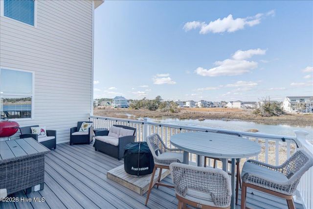 1206 Pinnacle Court, Morehead City, NC 28557