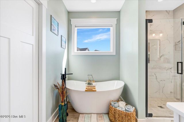 1206 Pinnacle Court, Morehead City, NC 28557