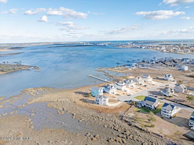 1206 Pinnacle Court, Morehead City, NC 28557