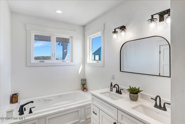 1206 Pinnacle Court, Morehead City, NC 28557