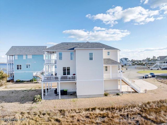 1206 Pinnacle Court, Morehead City, NC 28557