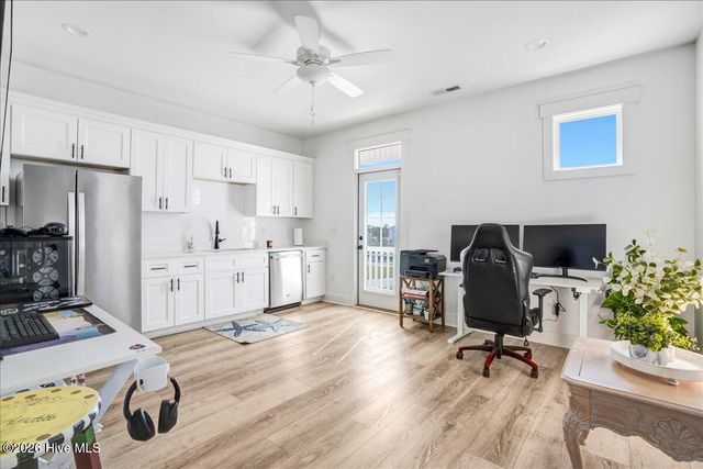 1206 Pinnacle Court, Morehead City, NC 28557