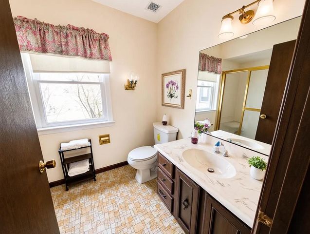231 River Drive, Dekalb, IL 60115