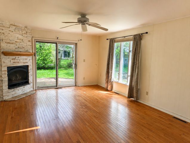231 River Drive, Dekalb, IL 60115