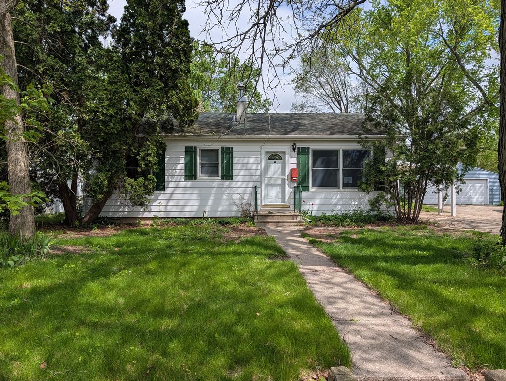 231 River Drive, Dekalb, IL 60115