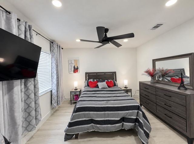 1034 MANOR Drive, Palm Springs, FL 33461
