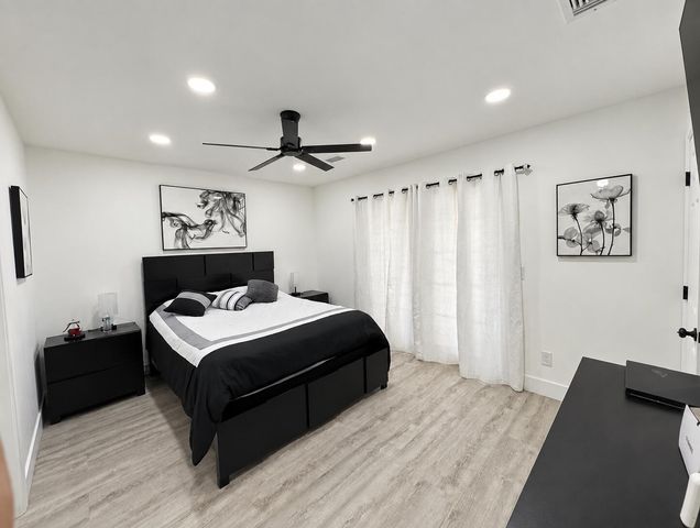 1034 MANOR Drive, Palm Springs, FL 33461