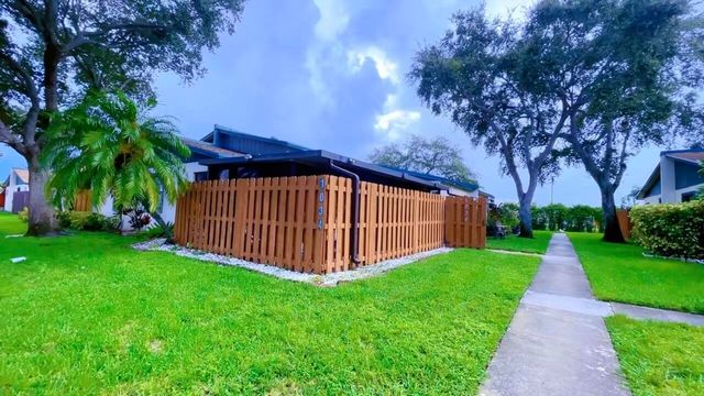 1034 MANOR Drive, Palm Springs, FL 33461