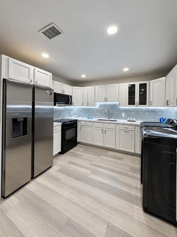 1034 MANOR Drive, Palm Springs, FL 33461