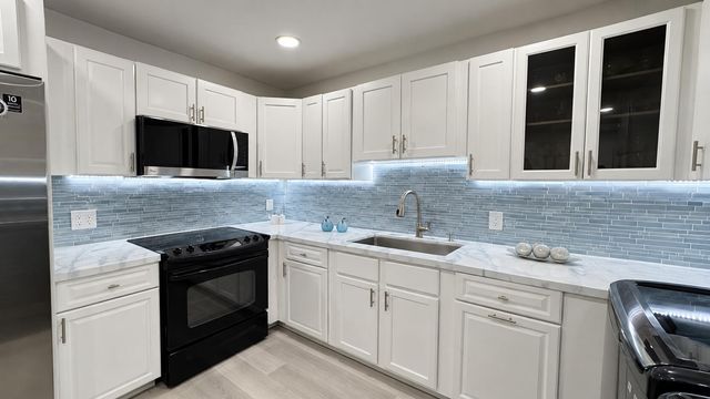 1034 MANOR Drive, Palm Springs, FL 33461