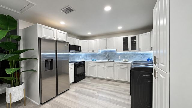 1034 MANOR Drive, Palm Springs, FL 33461
