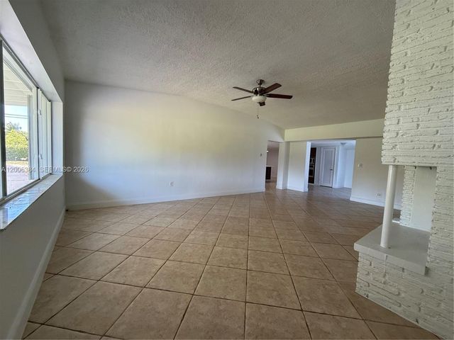 15395 SW 272nd St, Homestead, FL 33032