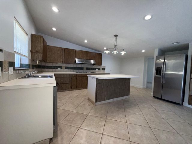 15395 SW 272nd St, Homestead, FL 33032