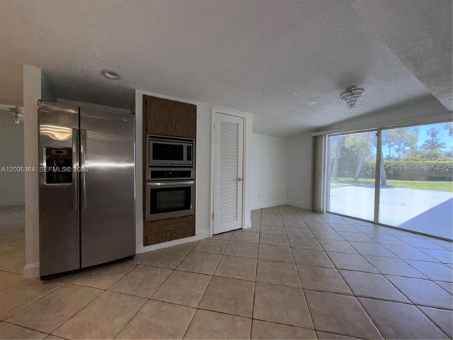 15395 SW 272nd St, Homestead, FL 33032