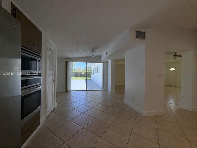 15395 SW 272nd St, Homestead, FL 33032