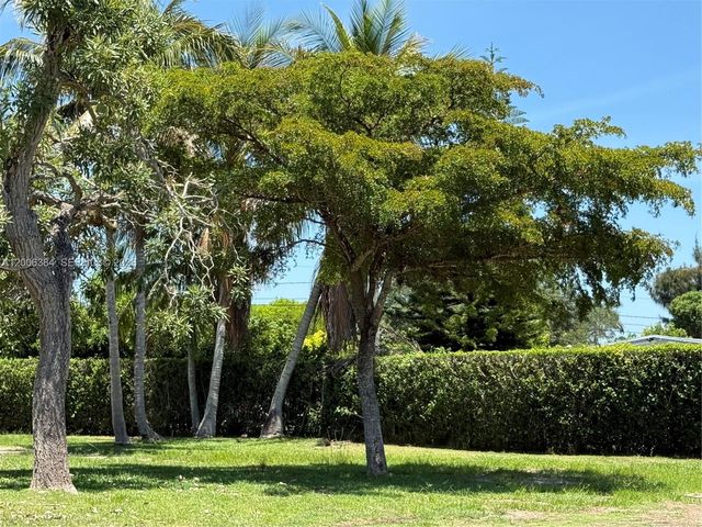 15395 SW 272nd St, Homestead, FL 33032